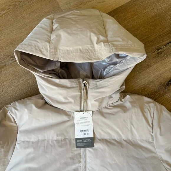 Vuori Mammoth Down Parka in Ecru - Picture 6 of 10